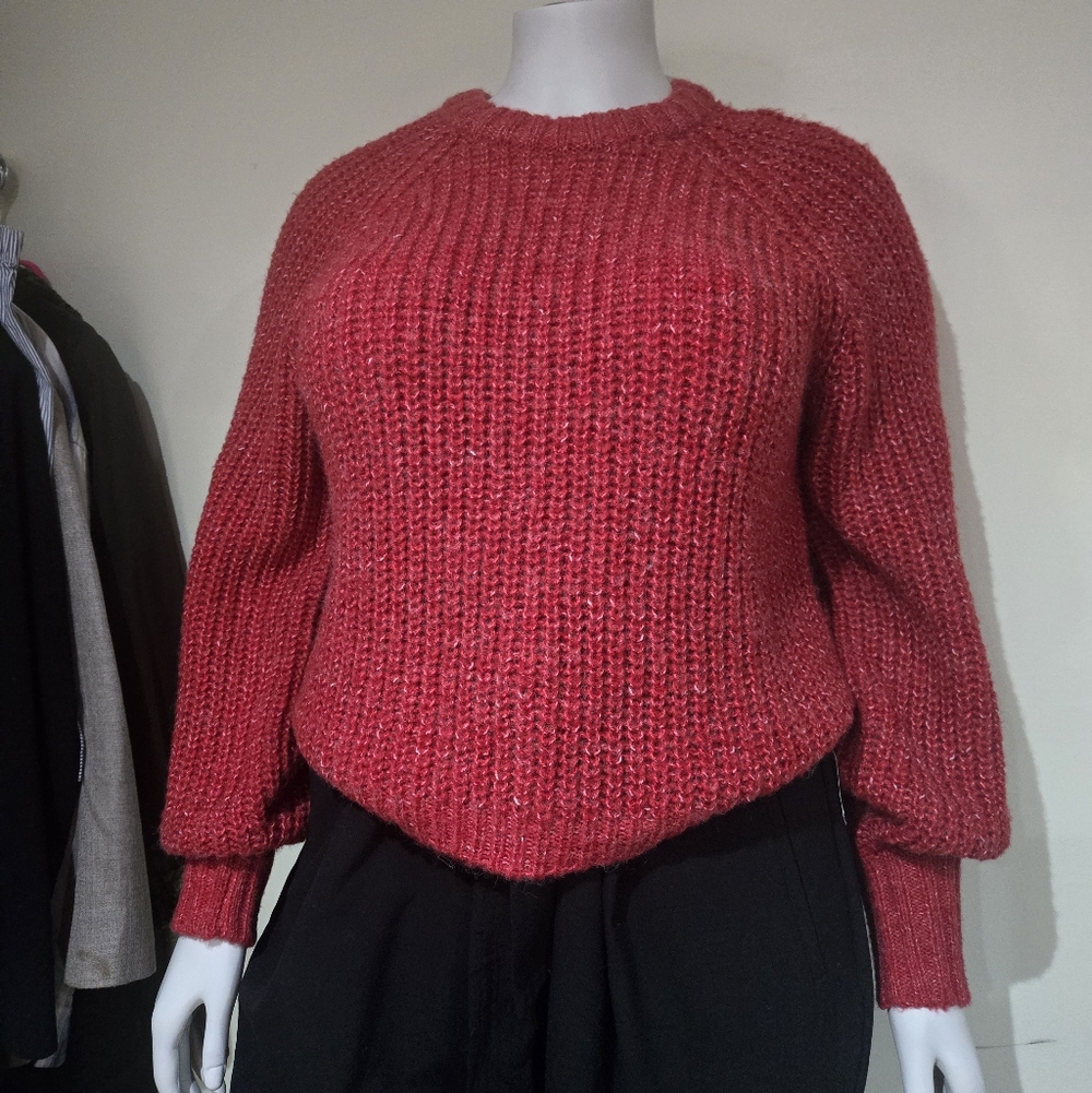 #8. SIZE L BUFFALO SWEATER